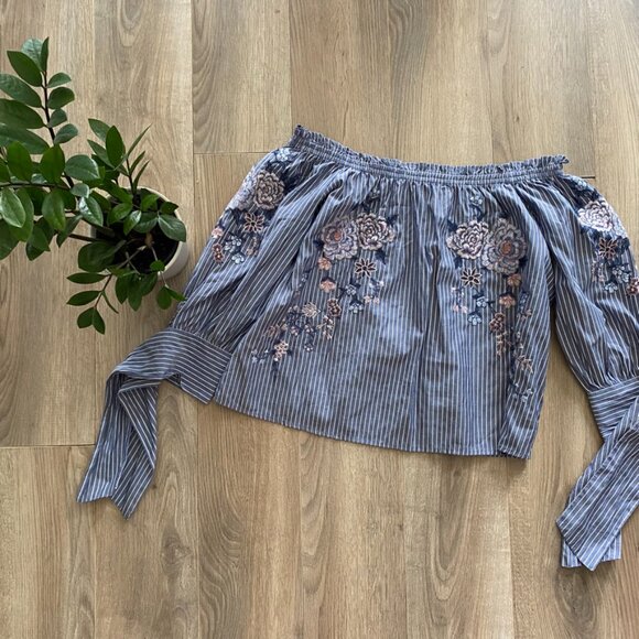 American Eagle Off-the-Shoulder Blue & White Striped Floral Blouse - Picture 2 of 11